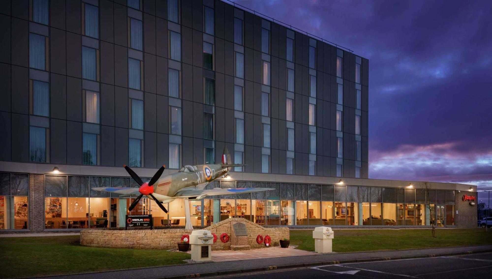 Hampton By Hilton Edinburgh Airport Hotell Ingliston Exteriör bild