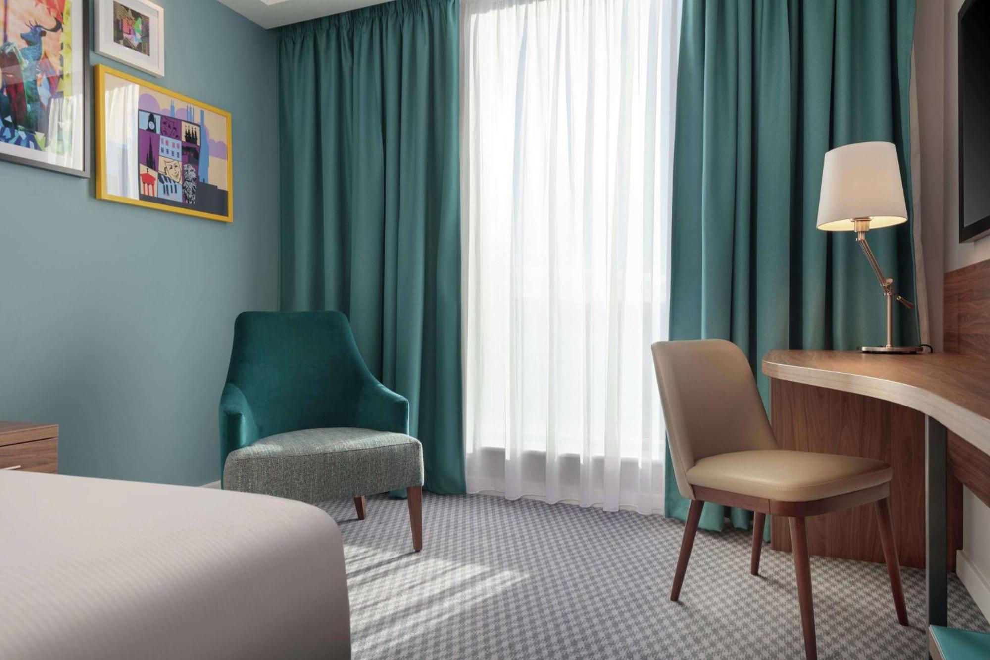 Hampton By Hilton Edinburgh Airport Hotell Ingliston Exteriör bild